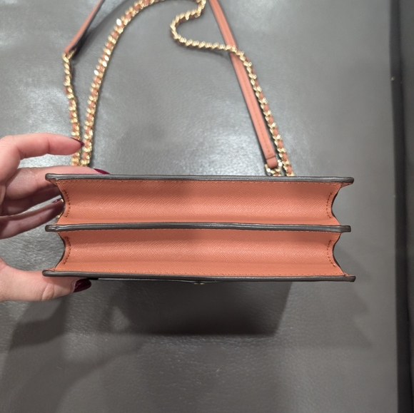 Tory Burch, Robinson Convertible Shoulder Bag - Picture 10 of 11